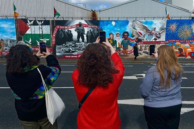 2 Hour Private Belfast Taxi Cab Tour of Troubles & Peace walls - Bombay Street and the origins of a community defense force