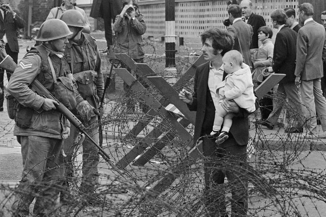 2 hours Belfast Original Drivers The Troubles Black Taxi Tour - Should you book the Belfast black taxi tour?