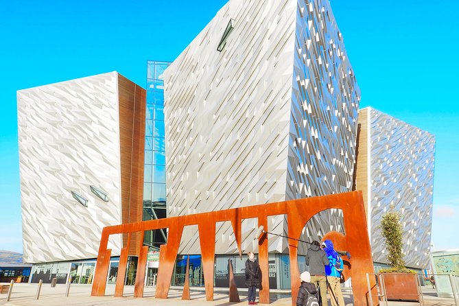A WeeTaste of Belfast History Tour of its Historic Pubs, Shops and Scenery - The Belfast Entries, three pubs, and a first taste of Belfast