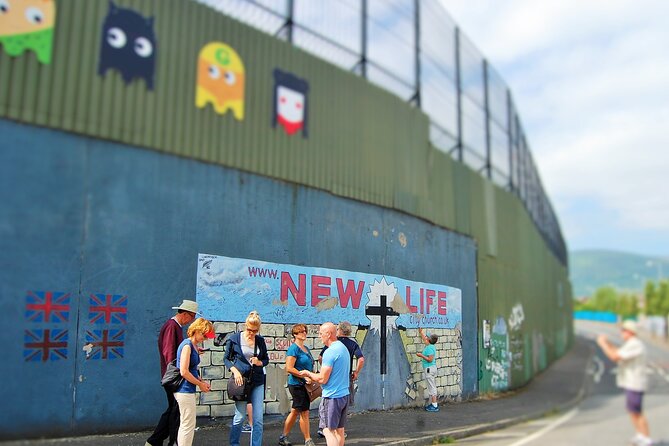 Award Winning Express 2 Hours Belfast Black Taxi/Cab tours - Why a black cab is the right way to see Belfast’s divided streets