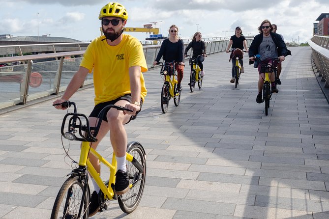 Belfast Bike Tours - Kelly’s Cellars and Belfast’s older center