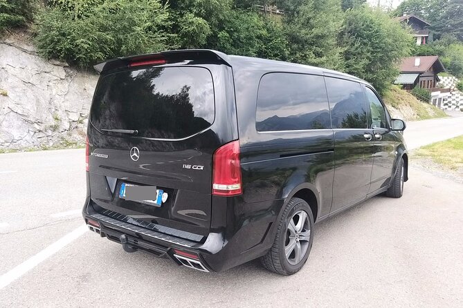Belfast City Airport (BHD) to Belfast Accommodation - Arrival Private Transfer - Service at the airport and hotel