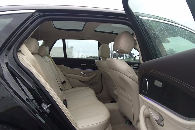 Belfast City Airport (BHD) to Belfast Accommodation - Arrival Private Transfer - Why the flight details matter