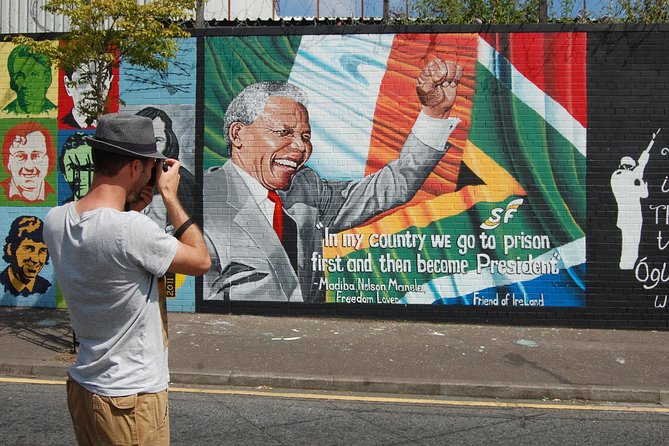 Belfast history of terror & mural 1 hr express private taxi tour - The International Mural Wall on Divis Street