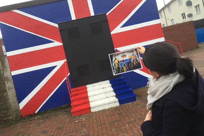 Belfast history of terror & mural 1 hr express private taxi tour - The peace wall and the reality of separation