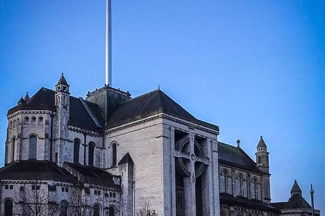 Belfast Official Private City Tour - Falls Road and the International Mural Wall