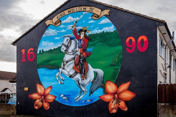 Belfast's Political Mural Taxi Tour - Crossing the Peace Gates