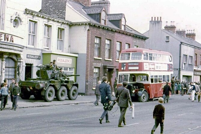 Cab Tours Belfast Famous Black taxi tours 2 hrs The Troubles - The Peace Wall: writing your name on a difficult boundary