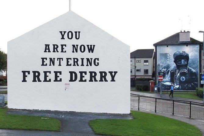 Derry Londonderry Private Luxury Full Day Tour From Belfast - Why Derry makes a strong day trip from Belfast
