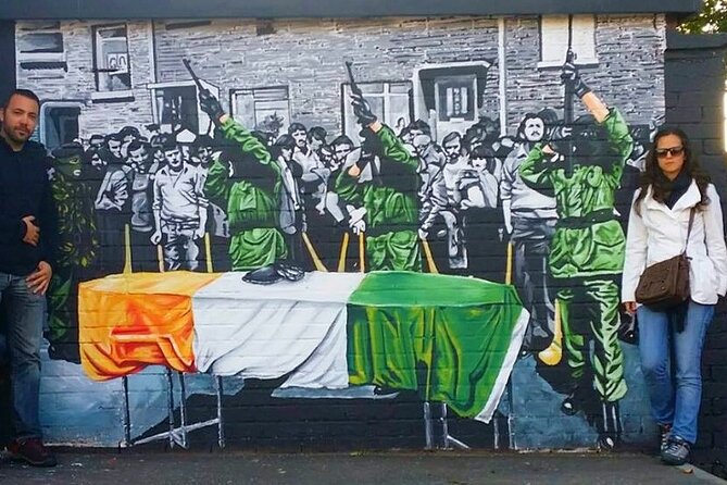 Express Terror and Peace 90 min Private Belfast Cab /Taxi Tour - Peace walls and the unfinished work of peace