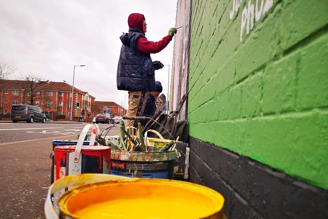 Famous 1.5 hour Belfast Murals Tour - Starting at Leonardo Hotel Belfast