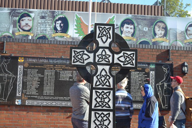 Famous Private Belfast Troubles Taxi Tour Original Drivers 2hr - Timing, pickup, and the small print that matters