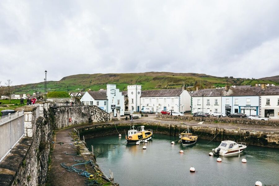 From Belfast: Giant's Causeway Full-Day Guided Trip - Dunluce Castle and Bushmills whiskey