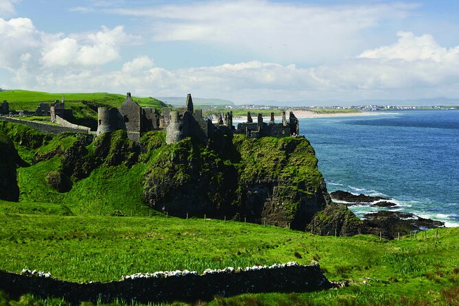 From Belfast-Giants Causeway, Dunluce Castle and Dark Hedges tour - Food, bathrooms, and what to pack