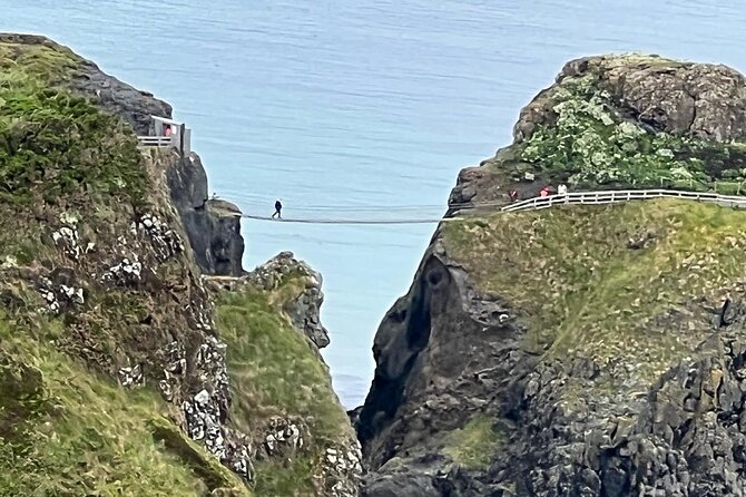 Game Of Thrones Locations & Giants Causeway North Antrim Coast Tour - Two quick Game of Thrones stops at the Fullerton Arms and Ballintoy