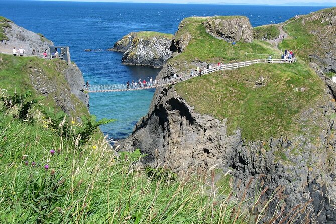 Giant's Causeway and Belfast City Murals Tour inc Game of Thrones Dark Hedges - Bushmills Distillery is a shop stop, not a full tour