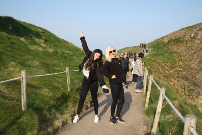 Giant’s Causeway Day Tour and Belfast City Tour 1 Day Pass