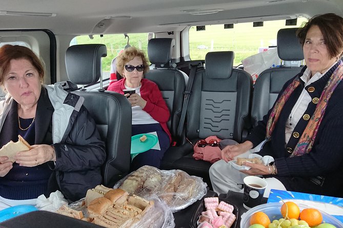 Giant's Causeway Tour - Paul Donnelly’s Stories Add Personal Value