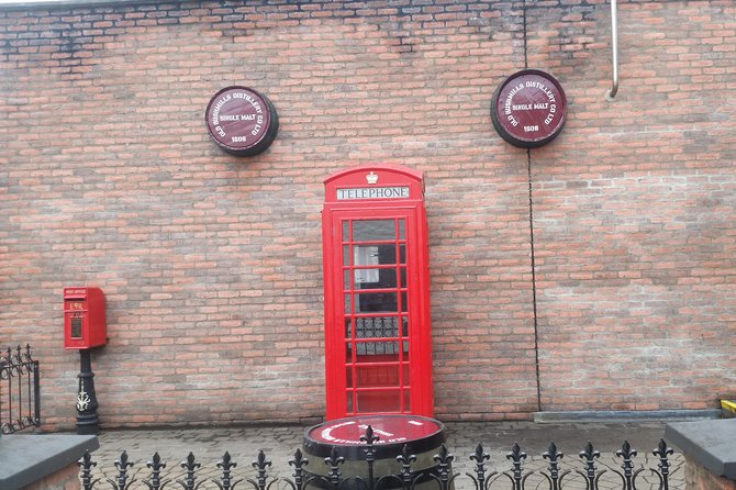 Giants causeway and Glens of Antrim day trip - Bushmills Distillery and a taste of Irish whiskey