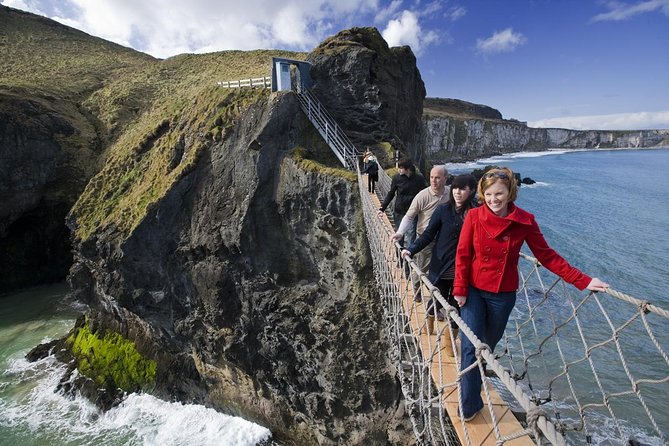 Guided Day Tour: Giant's Causeway from Belfast - Bushmills Distillery and the whiskey question