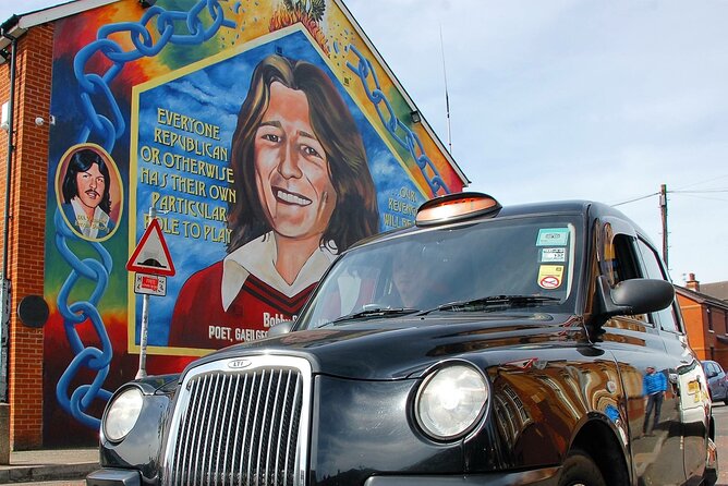 Iconic 2hr Belfast taxi tour The Troubles - Divis Street and the international mural wall