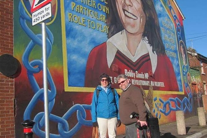Official World Famous Belfast Taxi Tour ™ - Crossing to the Shankill Road