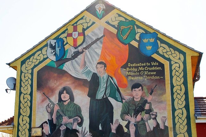 Original Private Belfast Troubles and Peace Cab/Taxi Tour 2 Hours - The peace wall and a personal message