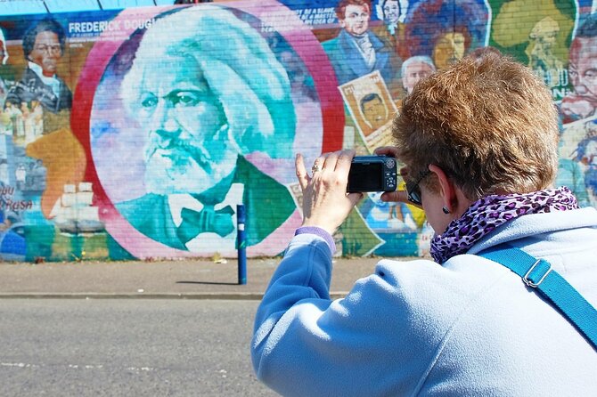 Original Private Belfast Troubles and Peace Cab/Taxi Tour 2 Hours - Divis Street and the International Mural Wall