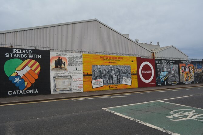 Private 1 Hour Belfast Taxi cab Tour - The guides make or break the experience