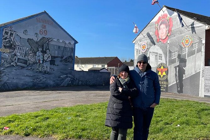 Private Belfast Mural & Giant's Causeway Tour from Belfast (2 in 1) - Carrick-A-Rede and the Atlantic Cliffs