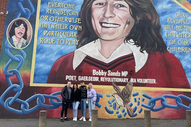 Private Belfast Mural & Giant's Causeway Tour from Belfast (2 in 1) - Meeting Belfast Through Murals and Memory