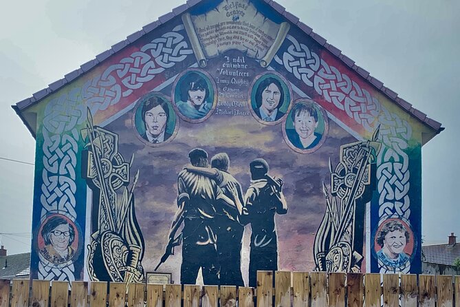 Private Belfast Troubles Cab Tour Adventure 2hrs Personal Guide - Crumlin Road Gaol and the old courthouse