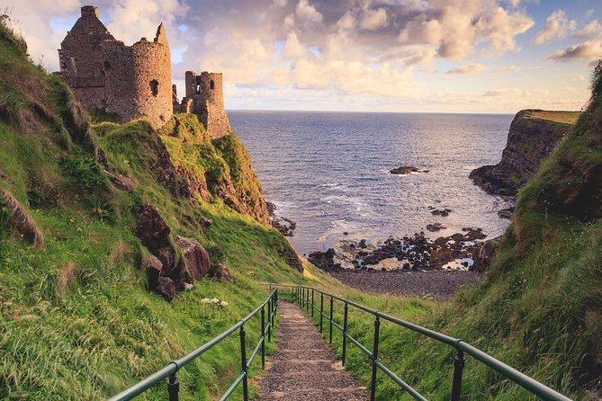 (Small Group) Shore Tour from Belfast: Giant's Causeway and Belfast Day Trip - Belfast by Van and on Foot