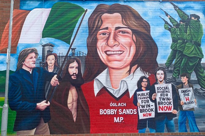 The Troubles and iconic award winning taxi 2hr private cab tour - The Peace Wall and a divided city
