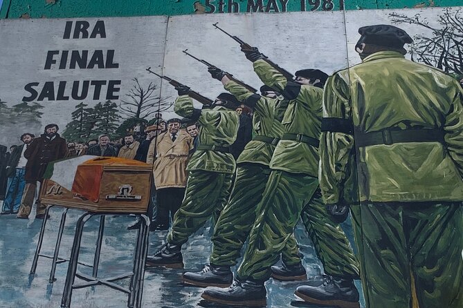 World Famous Belfast City Centre Black Cab/Taxi Tour 2 Hours - The Peace Wall and the unfinished peace