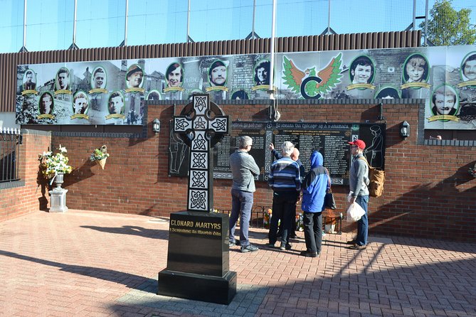World Famous Private Belfast Troubles Taxi Cab Tour 2 Hour - The guide makes or breaks the experience